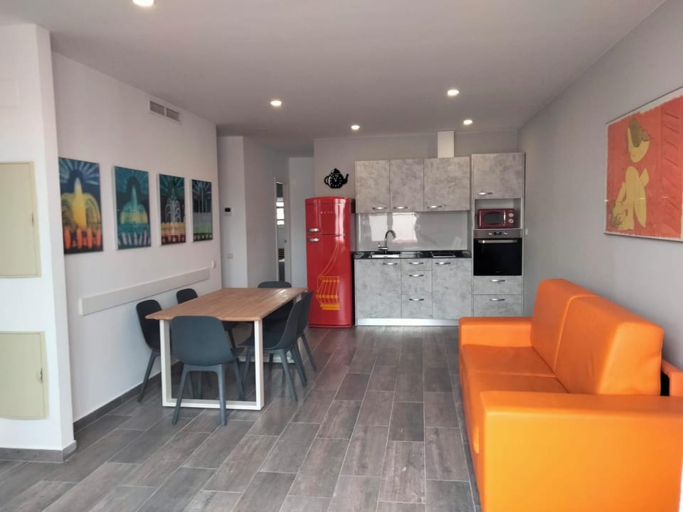 Dining area, kitchen