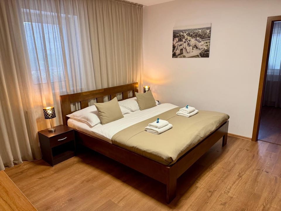 Bed, Bedroom, air conditioner