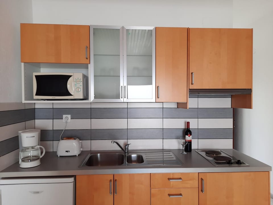 Hadoula Studios Apartment hotel in Sporades, Greece