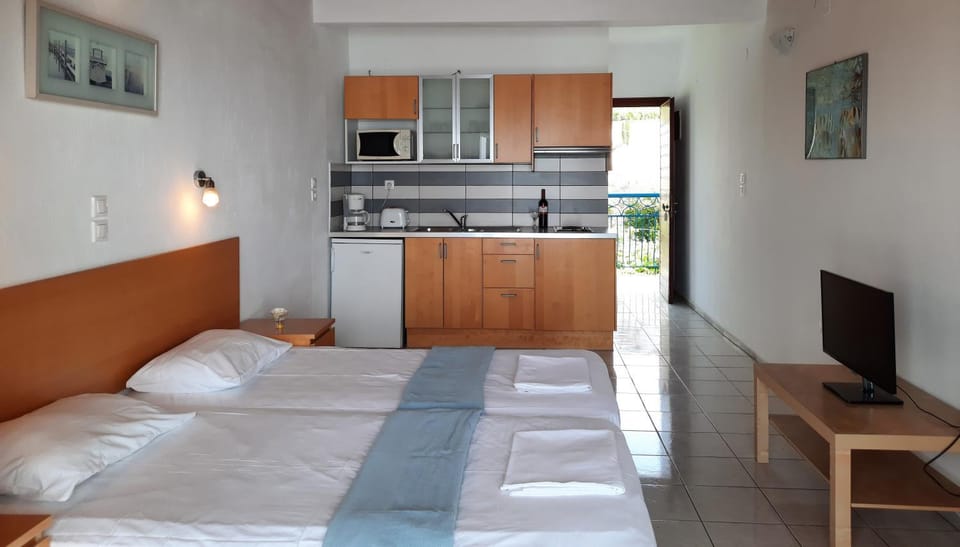 Hadoula Studios Apartment hotel in Sporades, Greece
