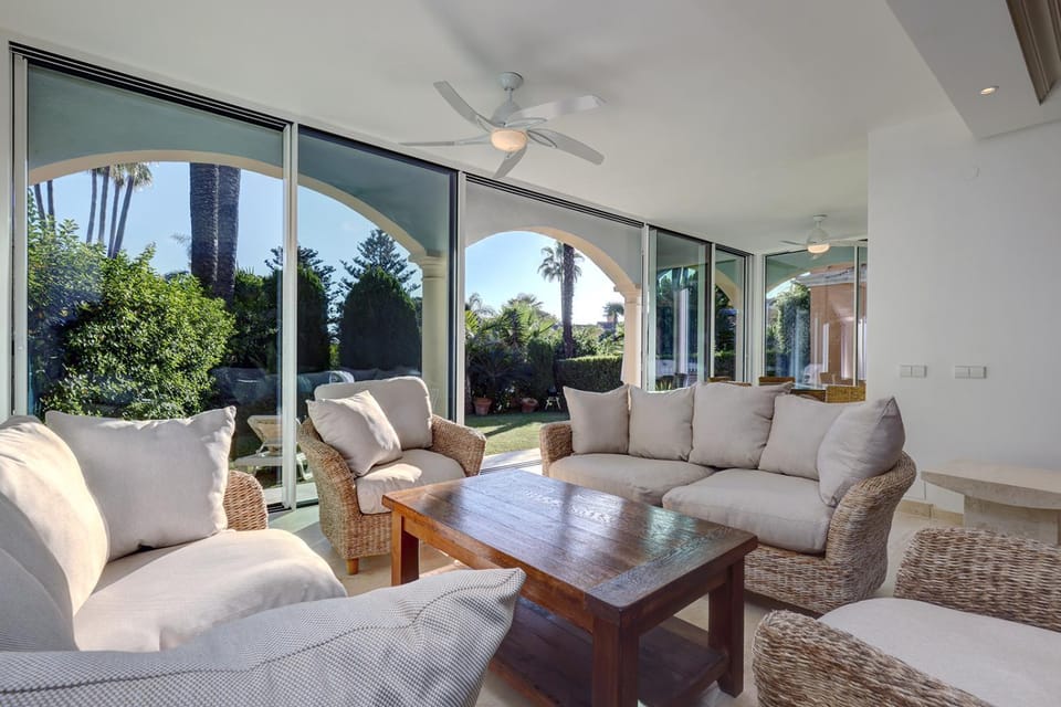 Large Ground Floor Apartment with Private Garden and Beach Access House in Costa del Sol