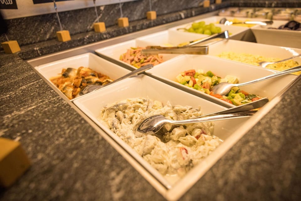 Breakfast, Buffet breakfast