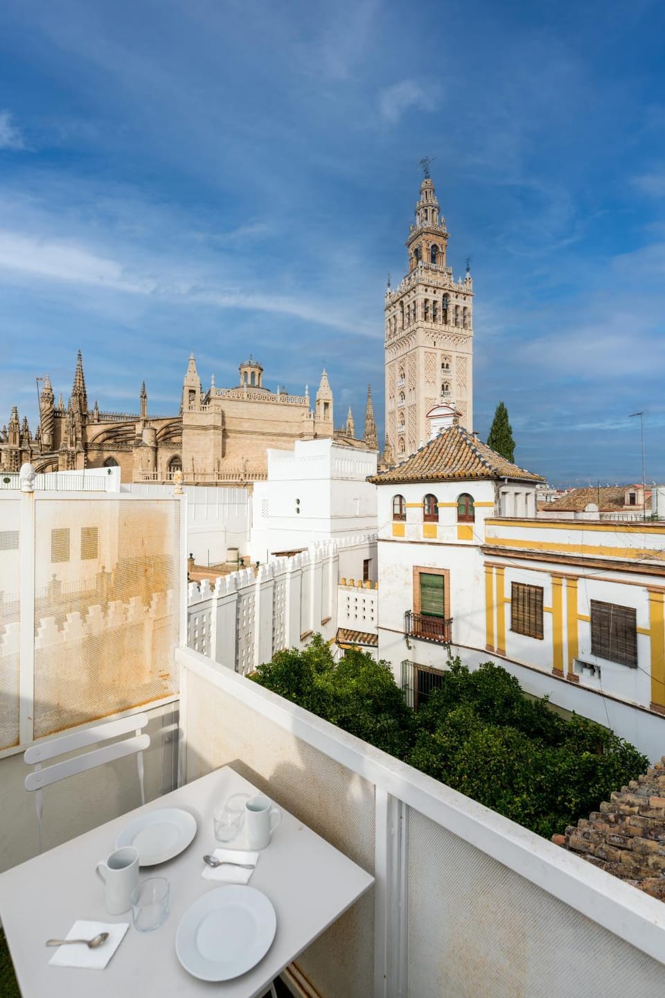 Historic Building Cathedral Apartment in Seville