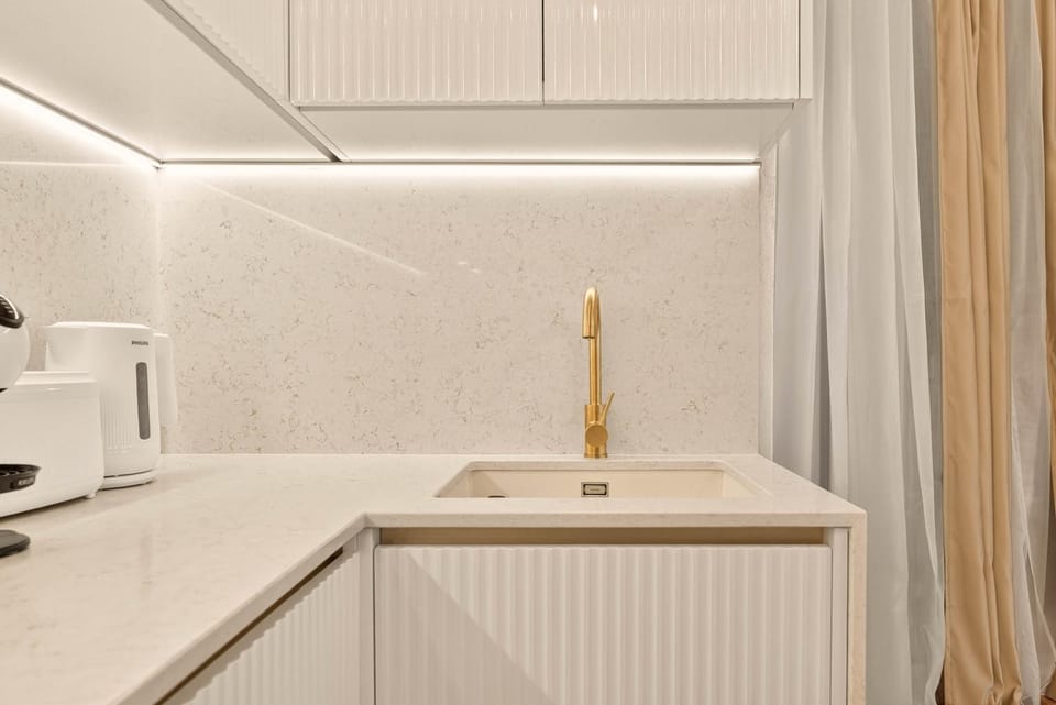 White Elegance City Center Apartment by Linas BNB Apartment in Varna