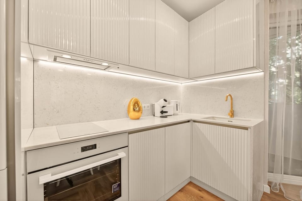 White Elegance City Center Apartment by Linas BNB Apartment in Varna