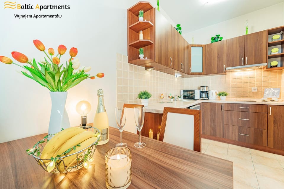 Coffee/tea facilities, Kitchen or kitchenette, microwave, stove