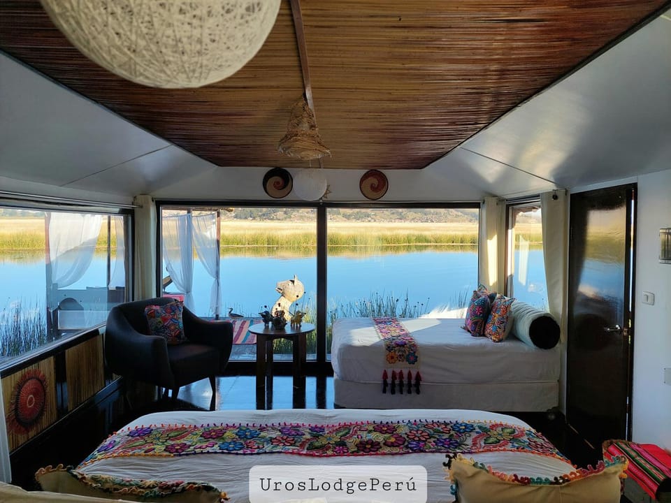 View (from property/room), Photo of the whole room, Lake view, Mountain view