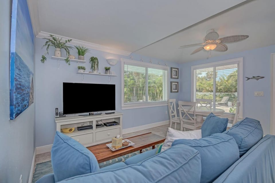 Salt Air East by Beach Retreats House in Holmes Beach