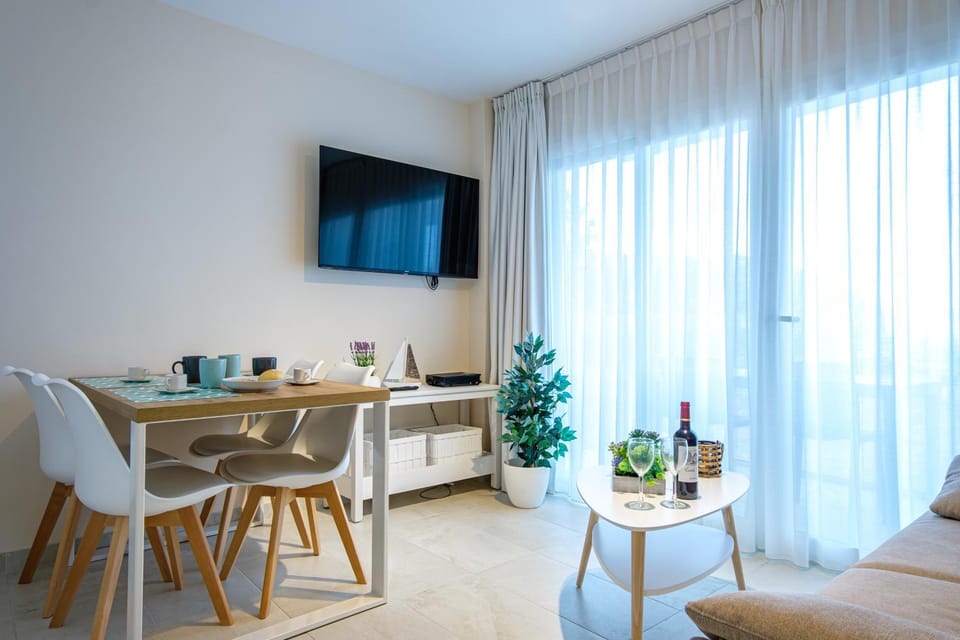 TV and multimedia, Dining area