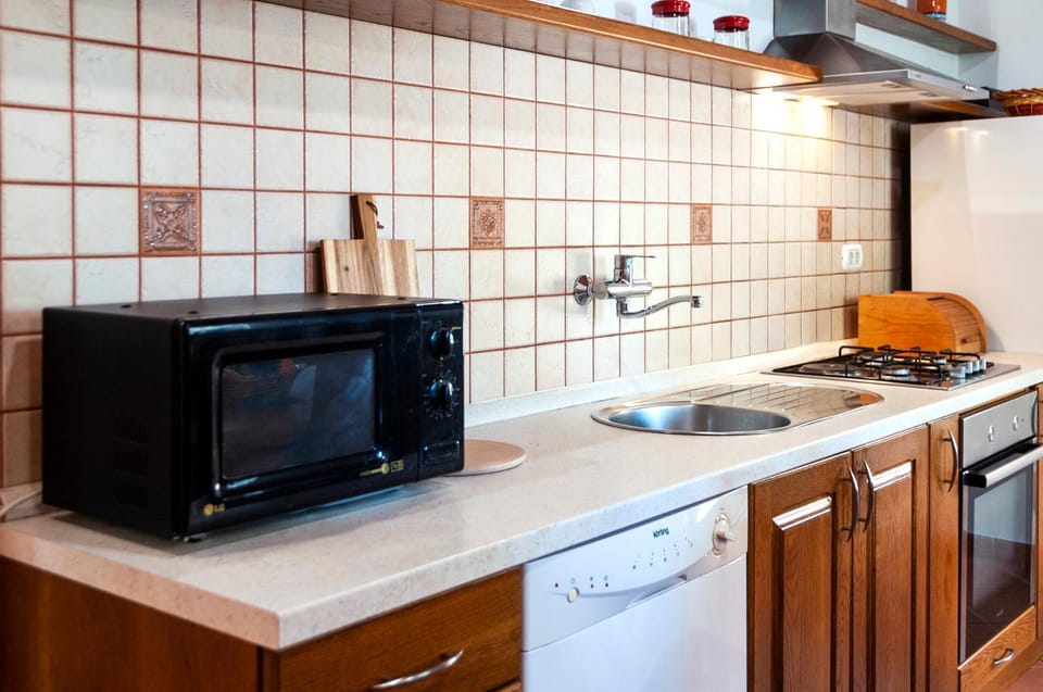 Kitchen or kitchenette, Kitchen or kitchenette