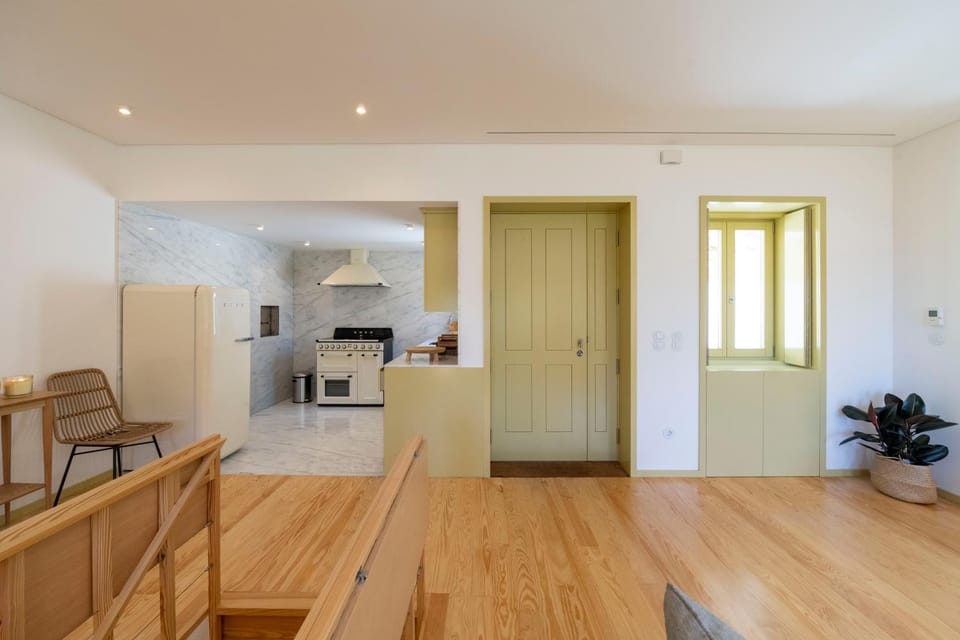 Kitchen or kitchenette, Communal kitchen
