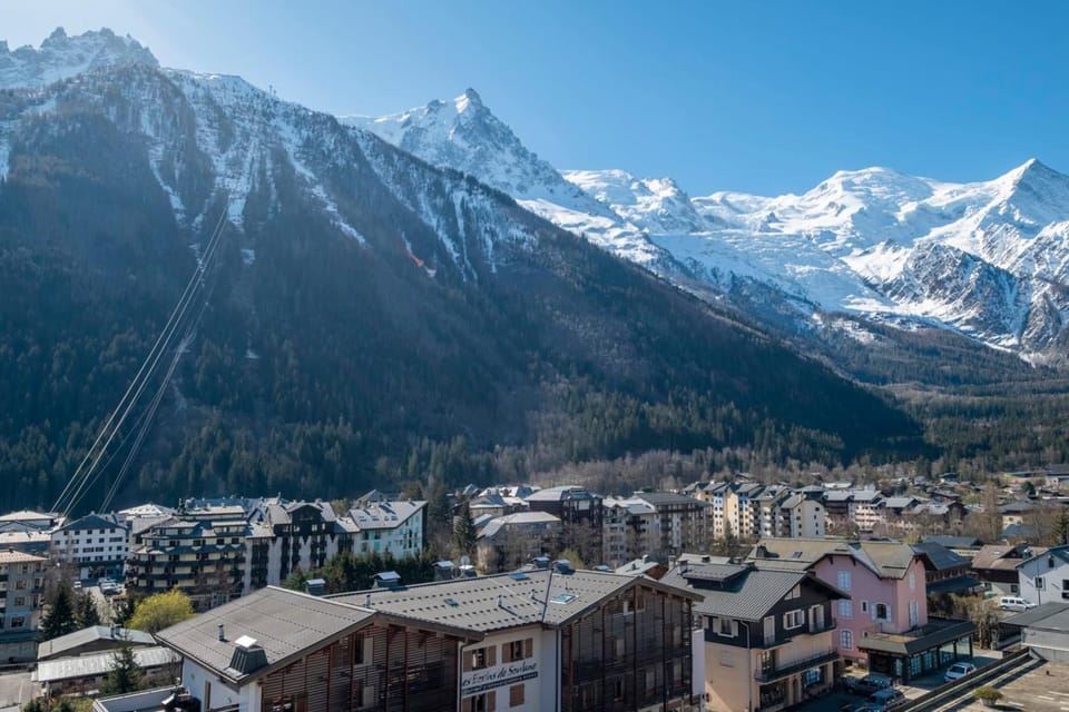 Modern Studio With Mont Blanc View And Pool Apartment in Chamonix