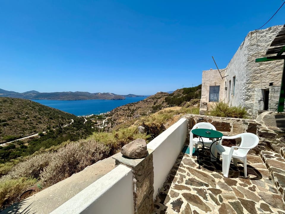 Lukianos House House in Milos