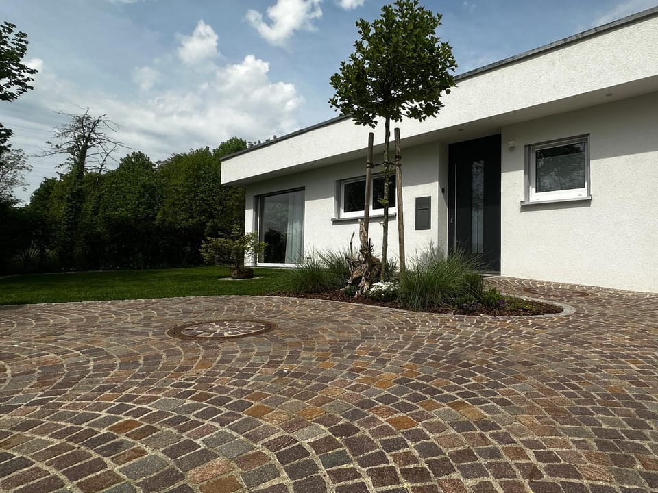 Moderne Ferienwohnung Rhenum mit Wallbox House in Aargau, Switzerland
