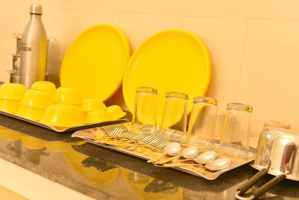 Coffee/tea facilities, Kitchen or kitchenette, Dining area
