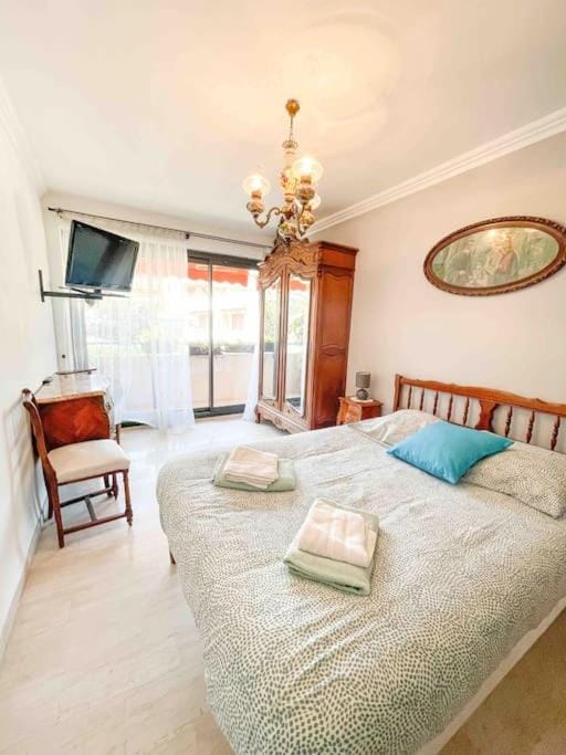 LE CANAILLOU - Hyper centre - Wifi Apartment in Cassis