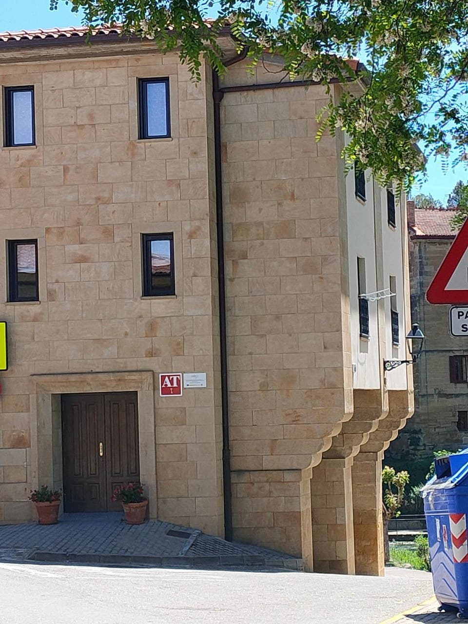 Property building, Facade/entrance