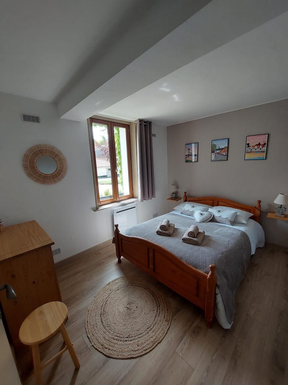 Bed, Photo of the whole room, Bedroom