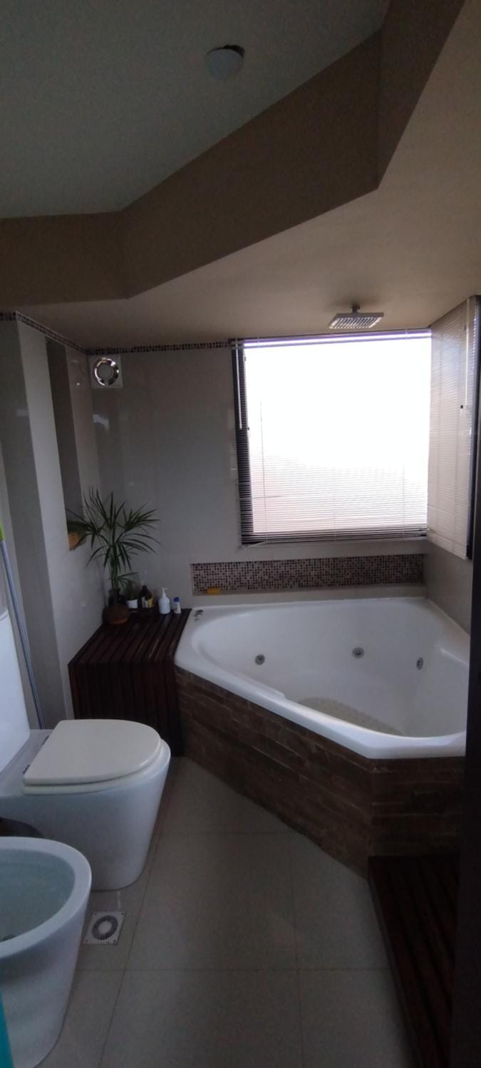 Hot Tub, Bathroom