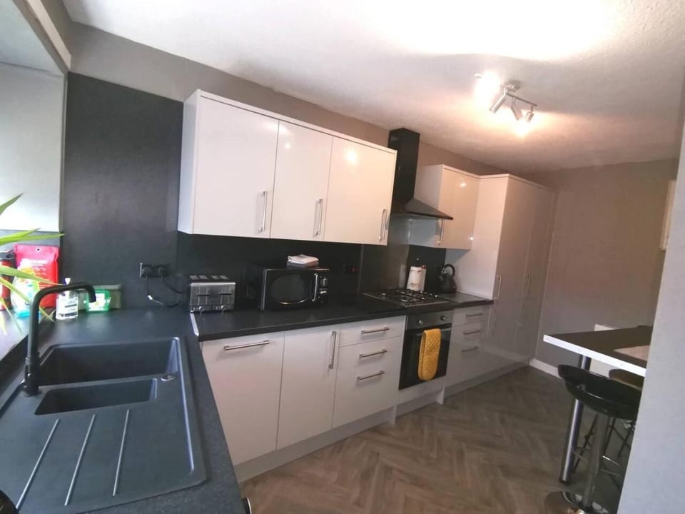 Superhost House Brechin sleeps 6, 3 bedrooms Apartment in Scotland