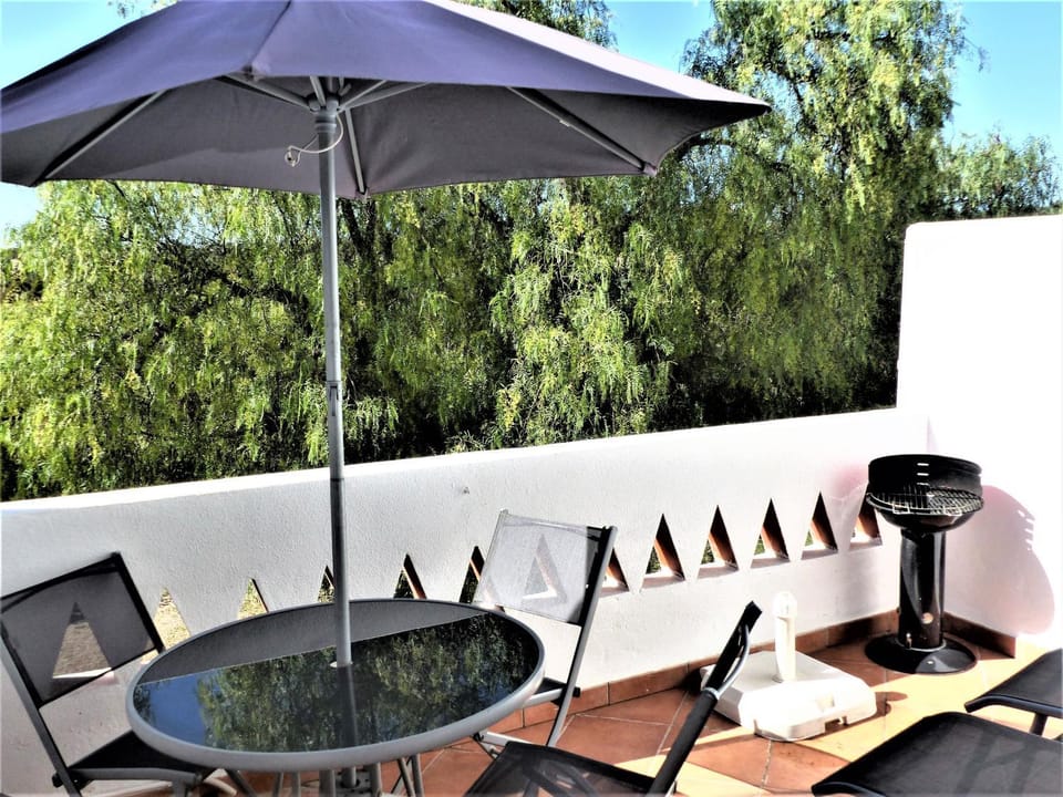 Patio, BBQ facilities