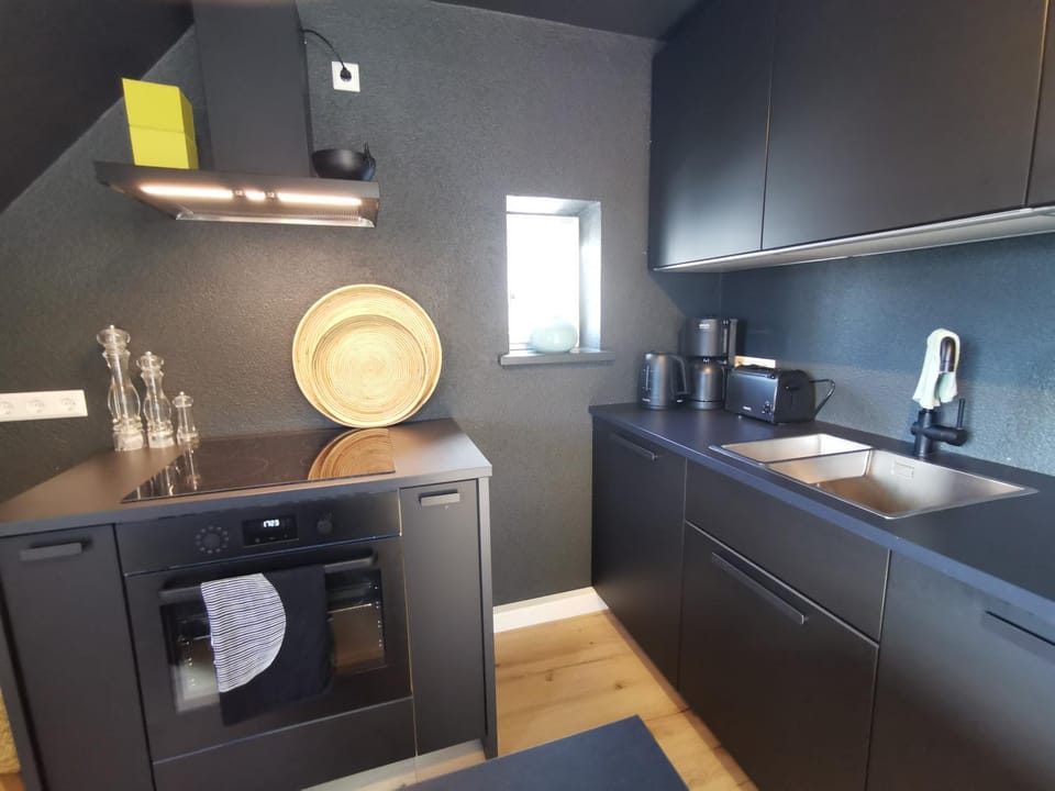 Coffee/tea facilities, Kitchen or kitchenette