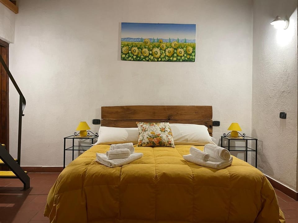 Bed, towels