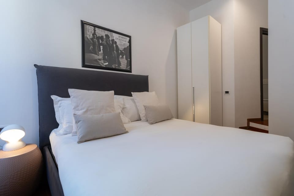 Bed, Photo of the whole room, Bedroom, wardrobe