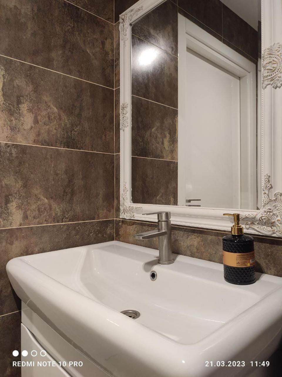 Посуточно! Современная смарт-квартира м. Дворец спорта, Олимпийская. Apartment in Kharkiv