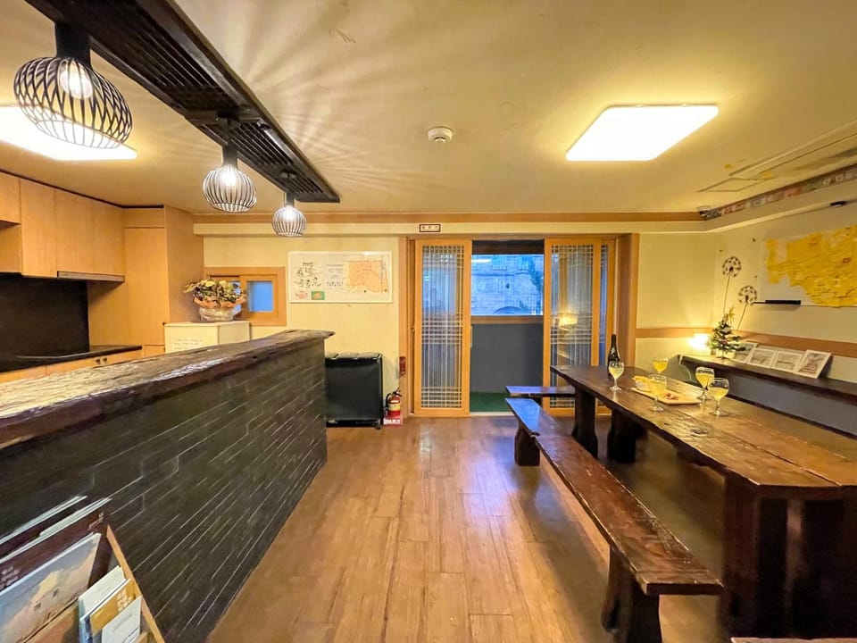 Communal lounge/ TV room, Communal kitchen
