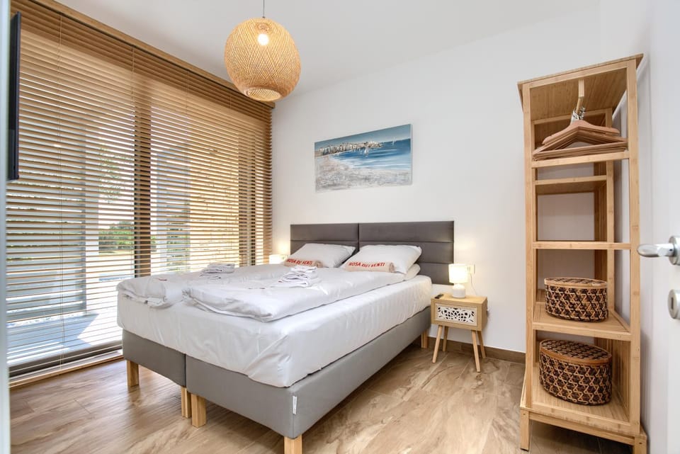Bed, Photo of the whole room, Bedroom, towels, wardrobe