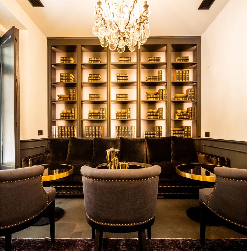 Lounge or bar, Area and facilities