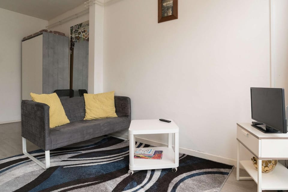 RedLight District Private Smokers Friendly Studio Apartment in Amsterdam