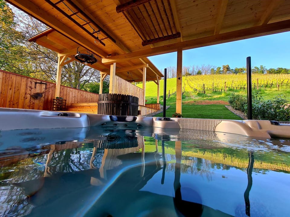 Hot Tub, Swimming pool