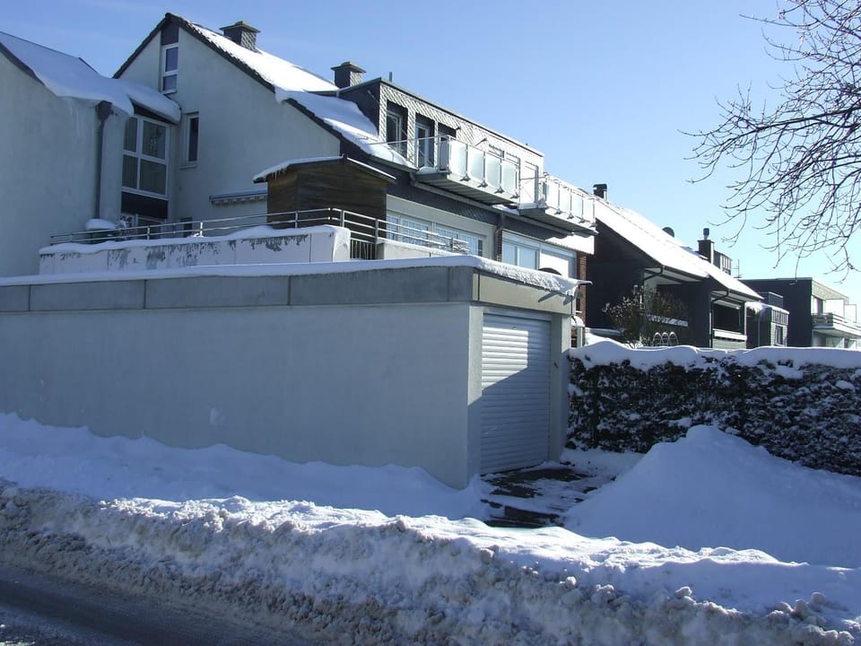 Property building, Winter