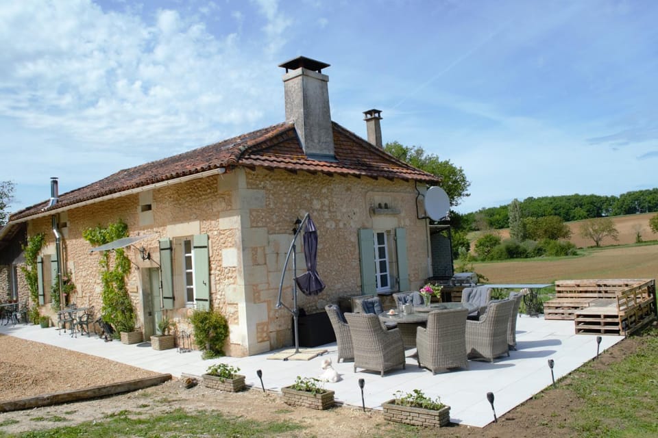 Property building, Patio, Nearby landmark, Facade/entrance