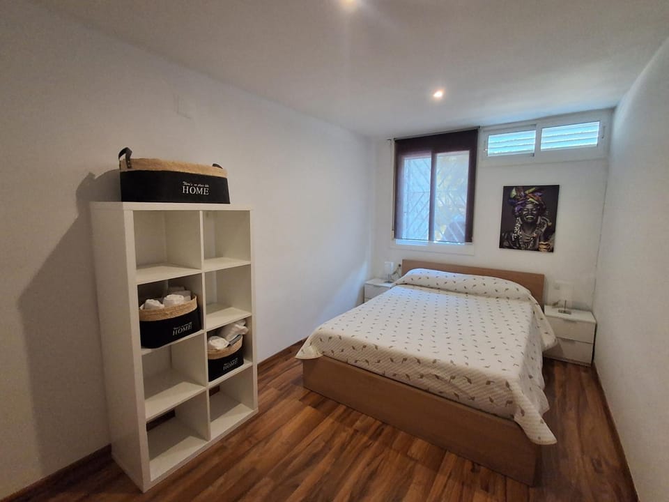 Bed, Photo of the whole room