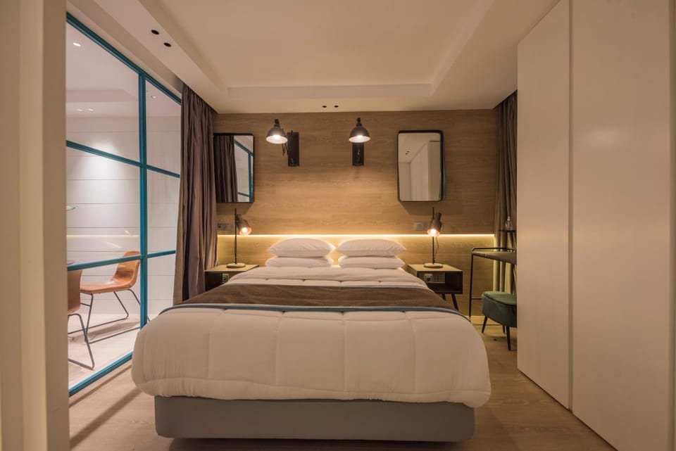 Bed, Photo of the whole room, Bedroom
