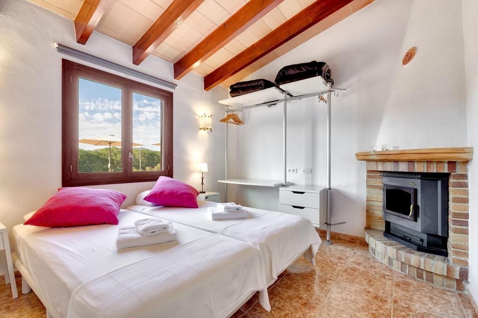 Property building, Living room, Bedroom