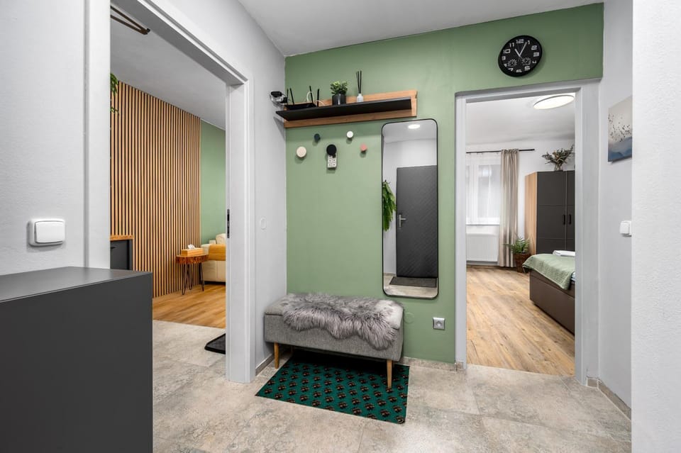 Facade/entrance, Photo of the whole room
