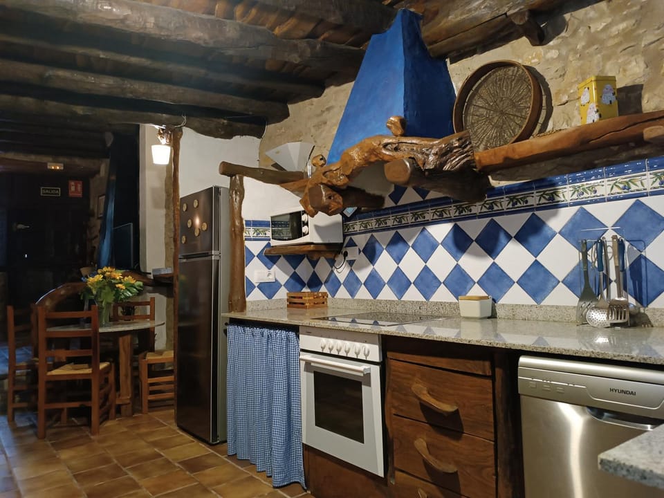 Kitchen or kitchenette, kitchen