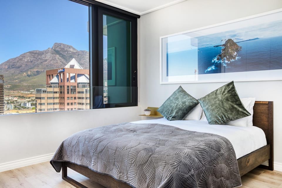Bedroom, Mountain view