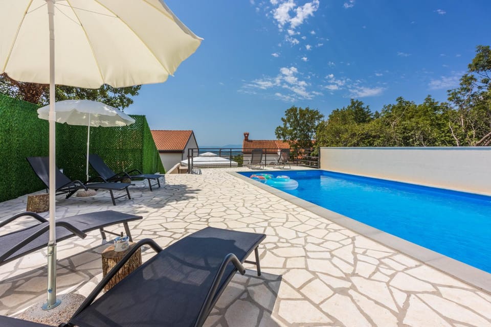 Seating area, Swimming pool