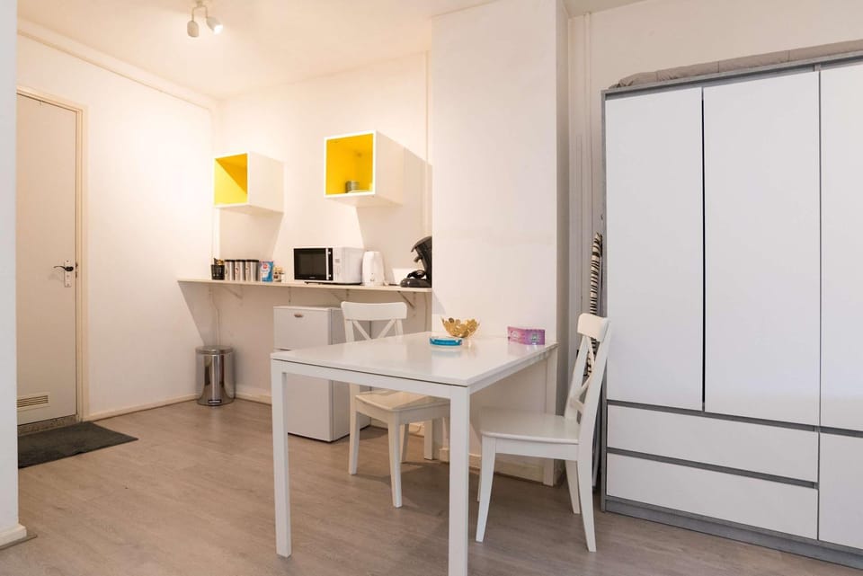 RedLight District Smokers Friendly Private Studio Apartment in Amsterdam