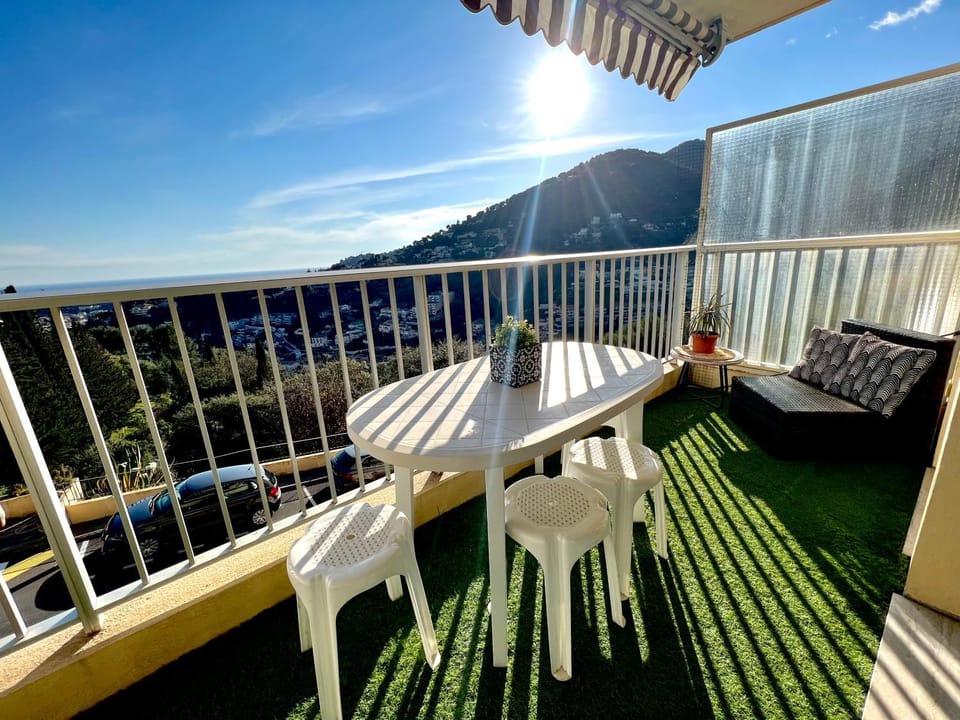 Le Best View, Climatisé vue mer panoramique, Parking gratuit, WIFI Apartment in Roquebrune-Cap-Martin