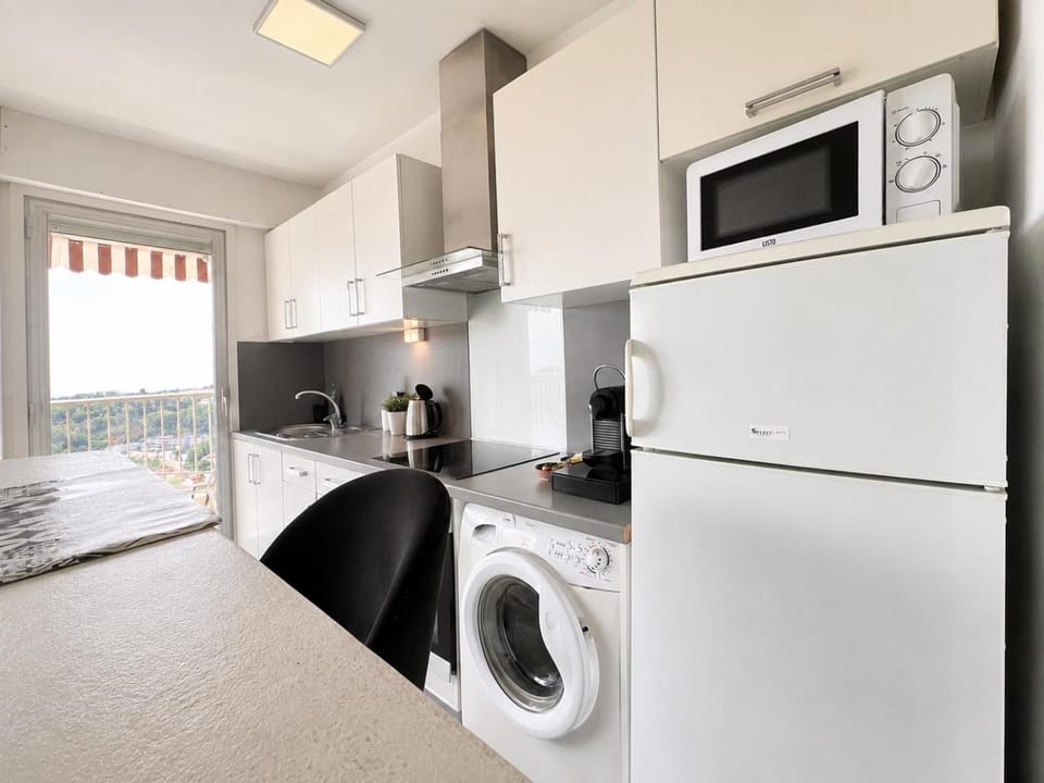 Le Best View, Climatisé vue mer panoramique, Parking gratuit, WIFI Apartment in Roquebrune-Cap-Martin