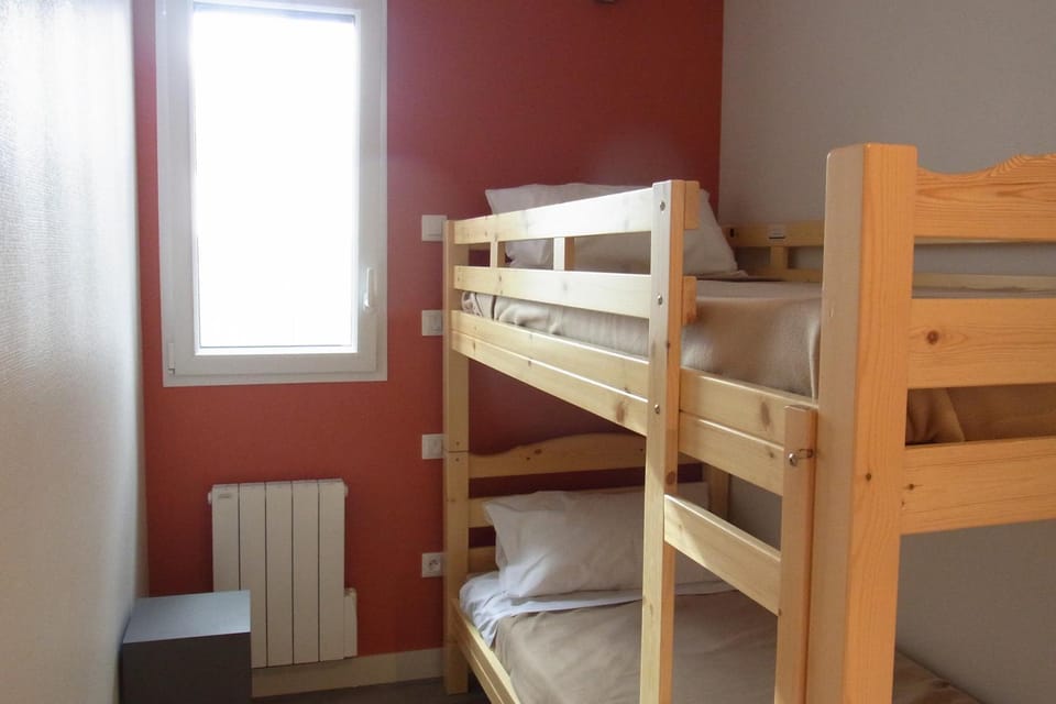 Day, bunk bed