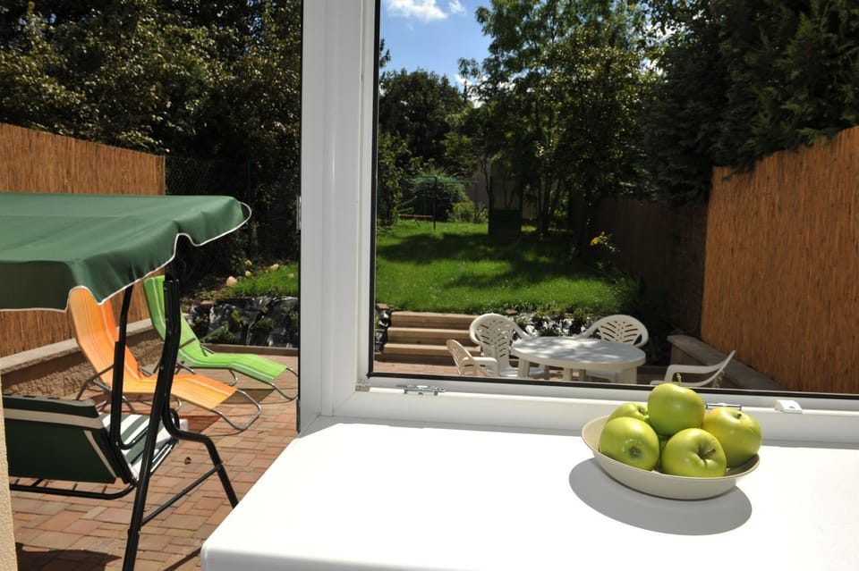 Restaurant/places to eat, Garden