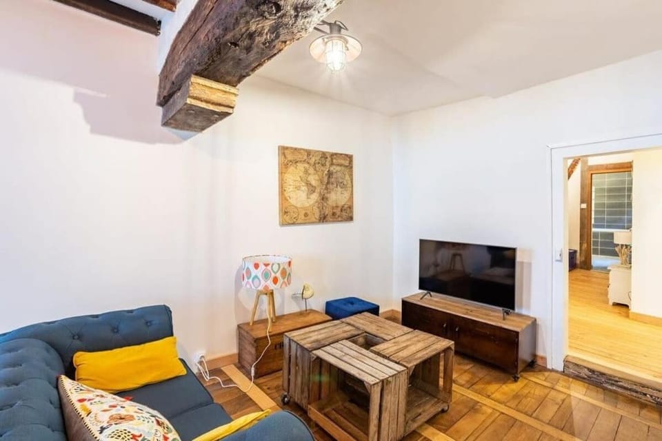 Communal lounge/ TV room, TV and multimedia, Living room, Seating area
