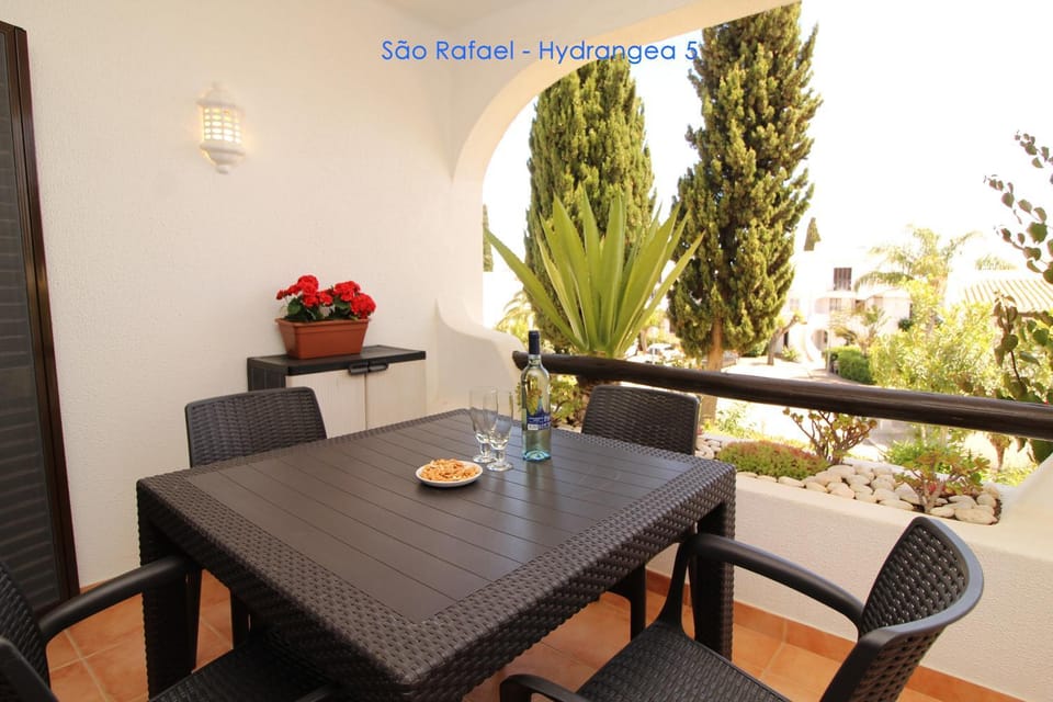 Balcony/Terrace, Dining area